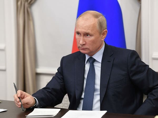 Vladimir Putin Vvel Kreditnye Kanikuly
