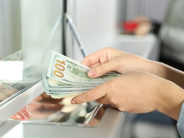Sledovateli Smogut Zamorazhivat Podozritelnye Finansovye Operacii
