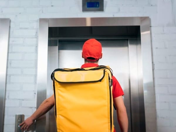 V Gosdume RF Predlozhili Vvesti Licenzirovanie Kurerskoj Deyatelnosti Dlya Migrantov